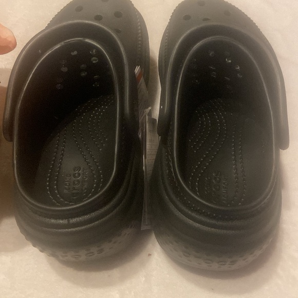 CROCS NWT Stomp Clogs Women Size 4 Men’s Size 2 Black - Picture 4 of 12
